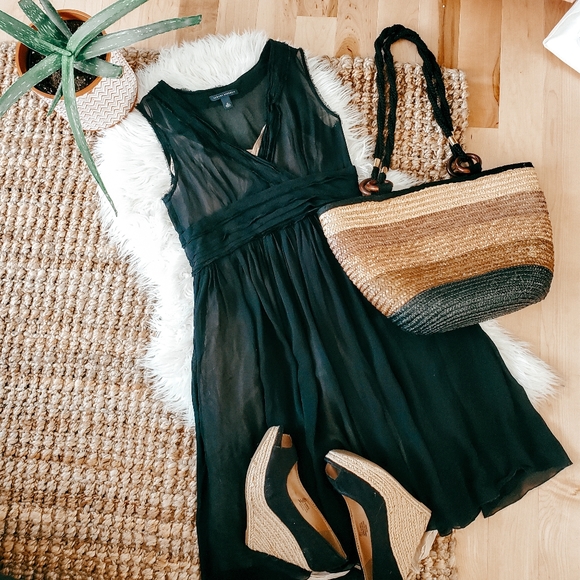 Banana Republic Dresses & Skirts - Banana republic silk overlay dress